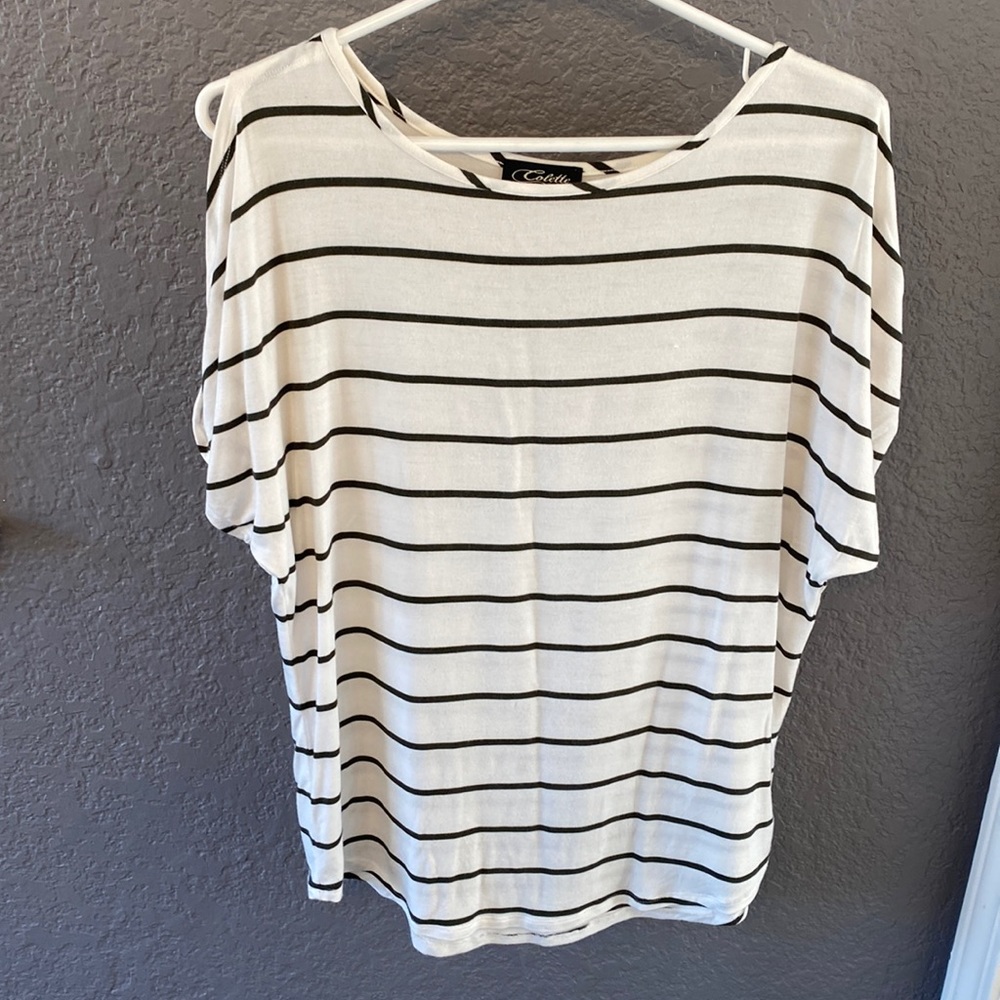 Open shoulder shirt
